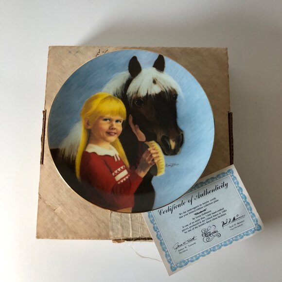 Elizabeth Collector Plate By Leesa Hoffmann Limited Edition 1984 Country Friends - Picture 1 of 5